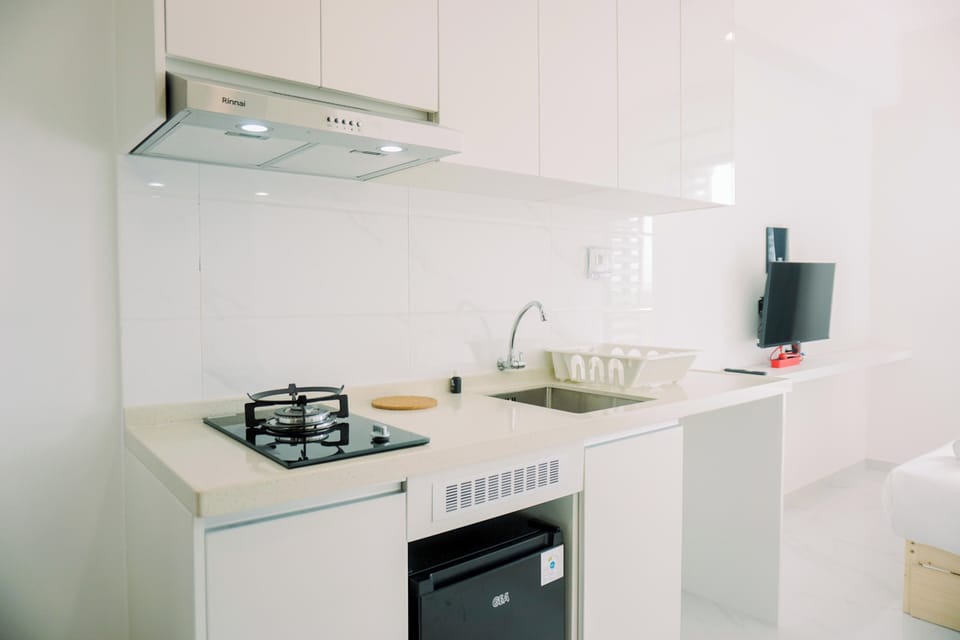 Studio | Private kitchen | Full-size fridge, stovetop, rice cooker, cookware/dishes/utensils