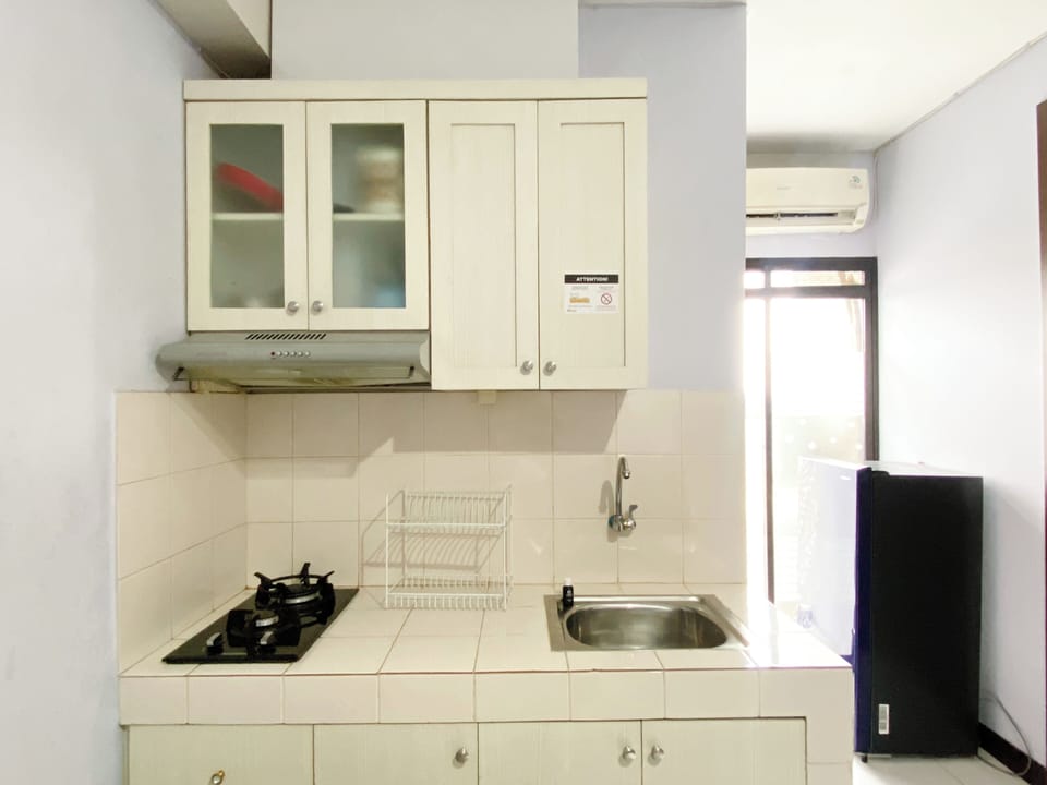 Apartment | Private kitchen | Full-size fridge, stovetop