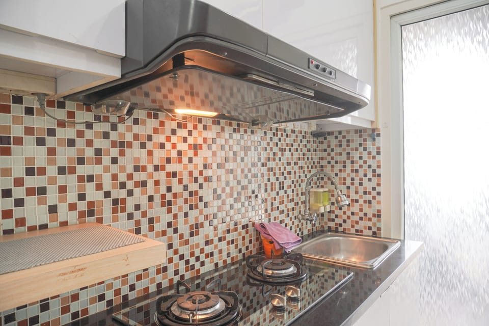 Apartment | Private kitchen | Full-size fridge, stovetop