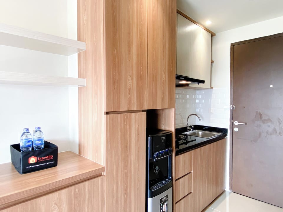 Studio | Private kitchen | Full-size fridge, stovetop, rice cooker, cookware/dishes/utensils