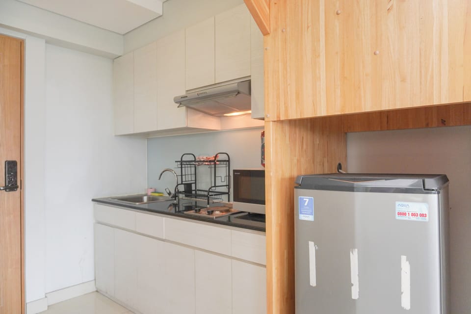 Apartment | Private kitchen | Full-size fridge, stovetop