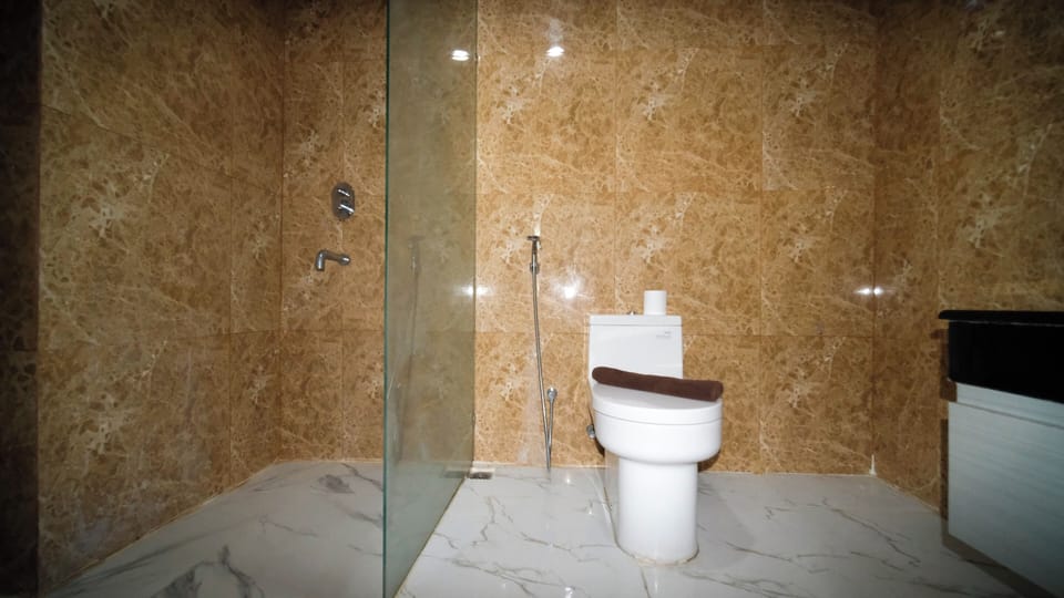 Modern And Cozy 1Br At Grand Sungkono Lagoon Apartment Apartment in Surabaya
