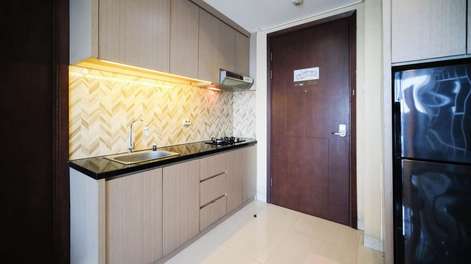 Apartment | Private kitchen | Full-size fridge, stovetop
