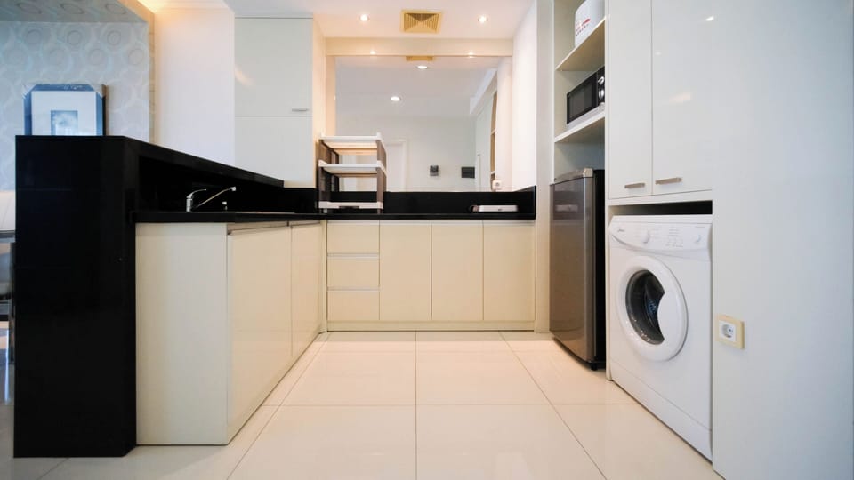 Apartment | Private kitchen | Full-size fridge, stovetop