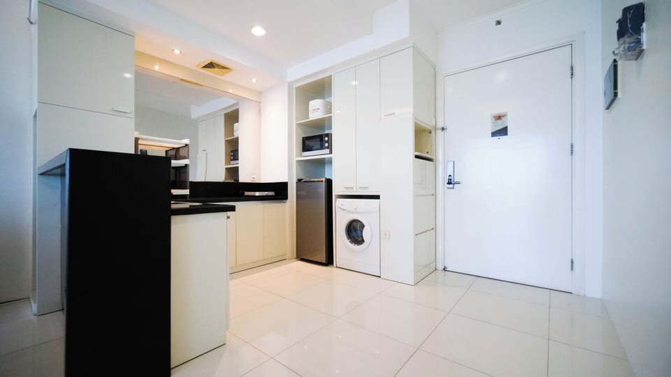 Apartment | Private kitchen | Full-size fridge, stovetop