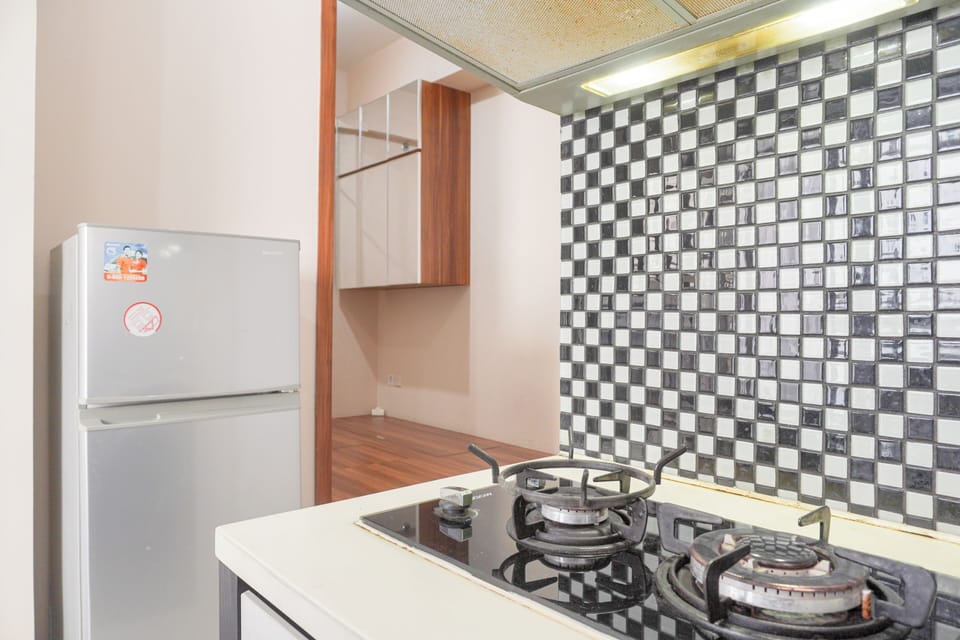 Apartment | Private kitchen | Full-size fridge, stovetop