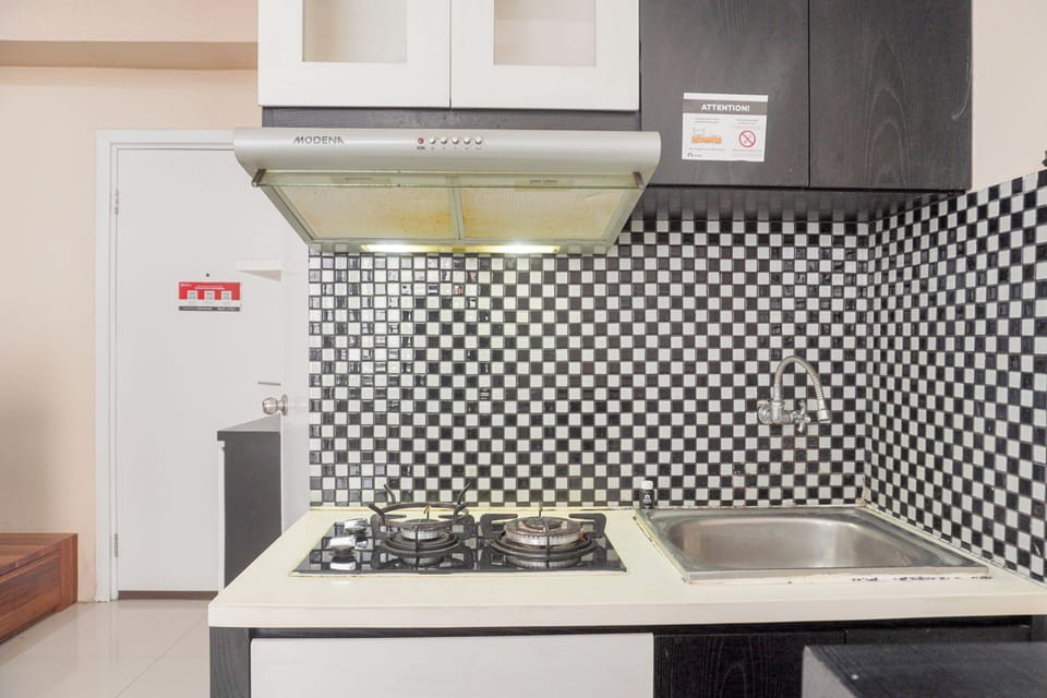 Apartment | Private kitchen | Full-size fridge, stovetop