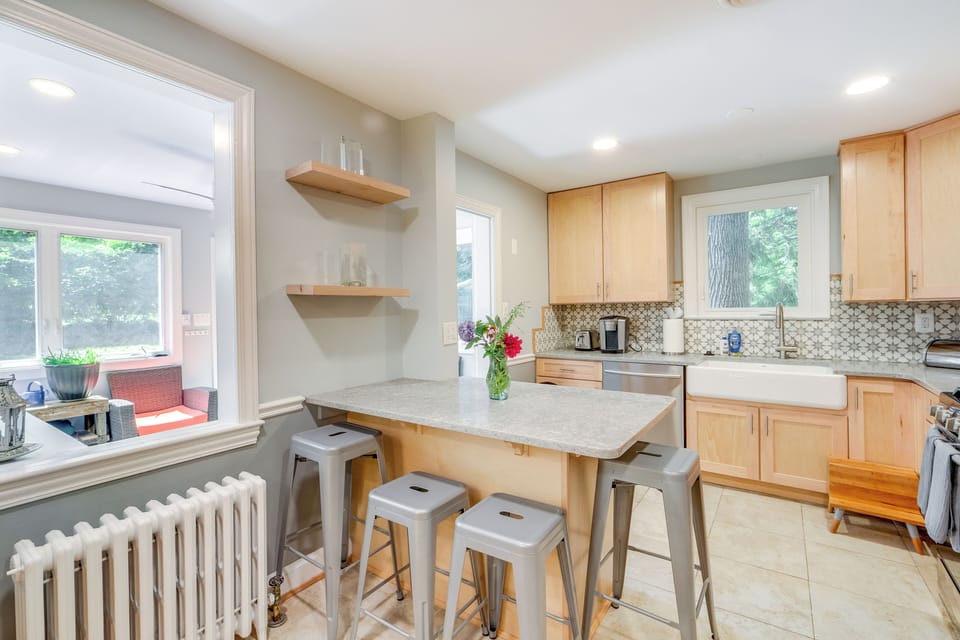 Kitchen | 1st Floor | Cooking Basics | Toaster | Complimentary Spices
