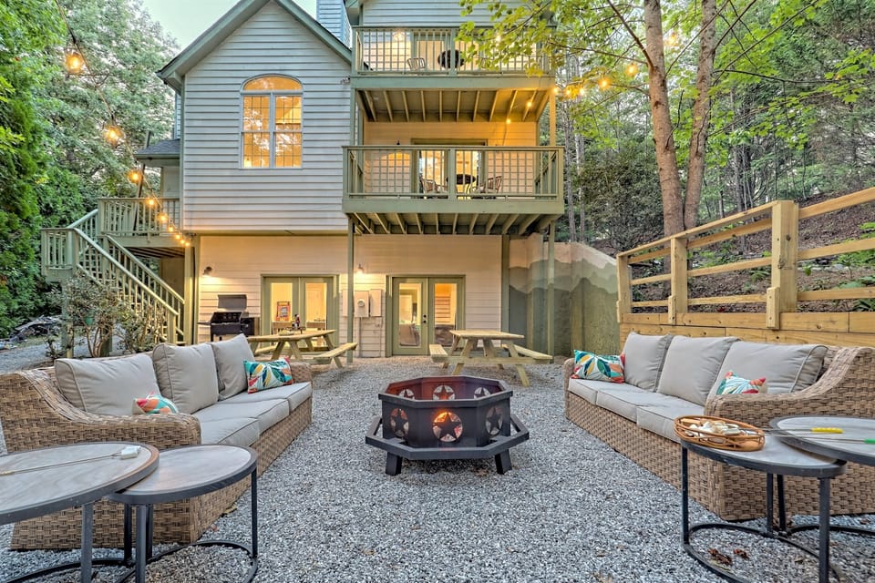 Fire pit with seating for the whole group — perfect for long evenings and s’mores.