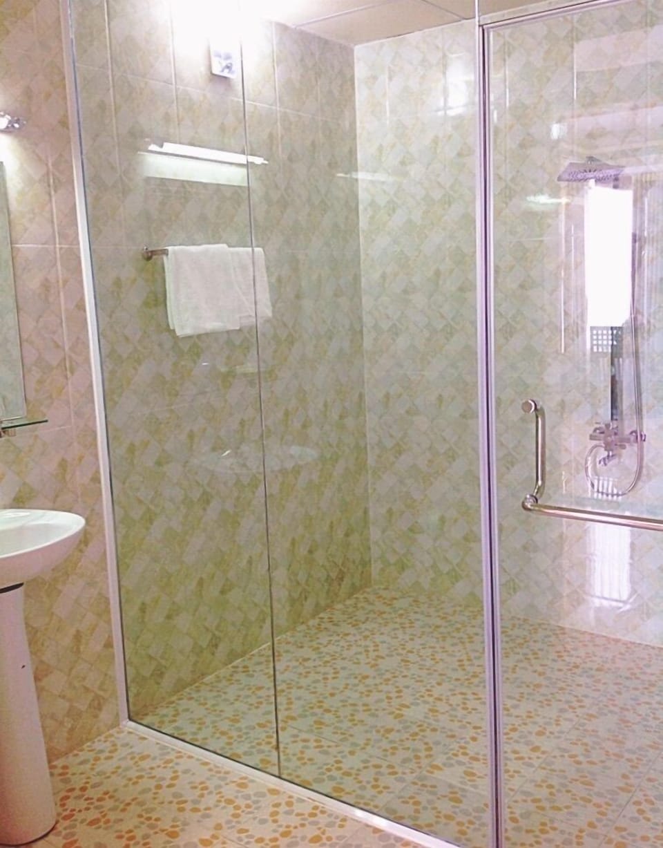 Family Suite | Bathroom | Slippers