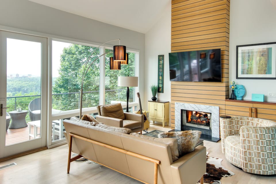 Living Room | Gas Fireplace | Smart TV