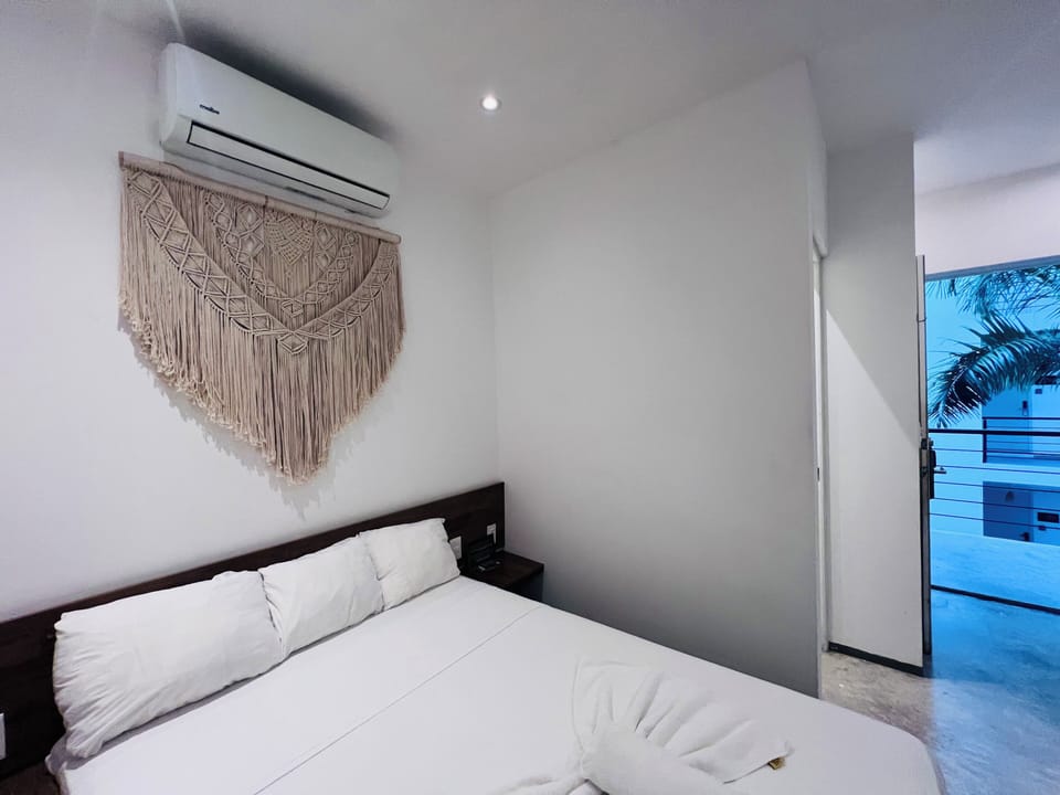Basic Double Room | In-room safe, desk, bed sheets