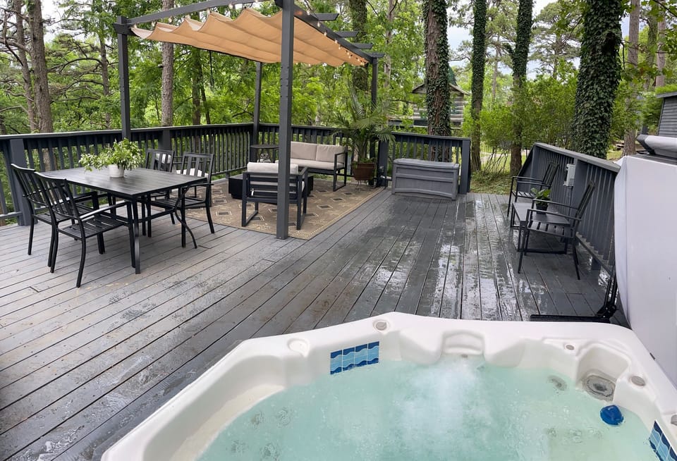 Airstream + Hot Tub with Sunset Deck at Loblolly Pines | Terrace/patio