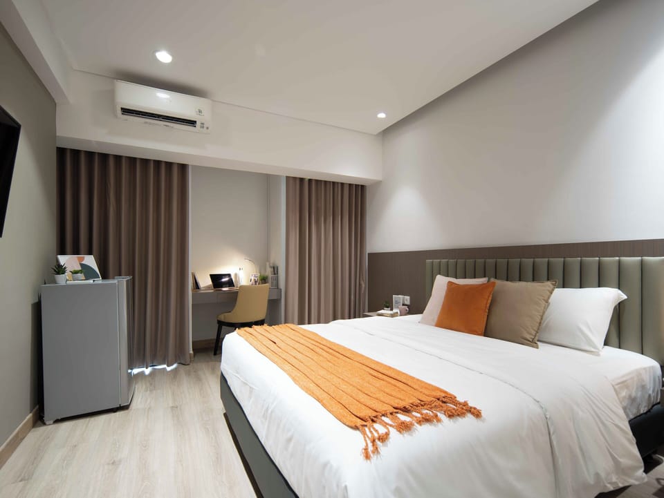 Deluxe Room | 1 bedroom, desk, laptop workspace, free WiFi