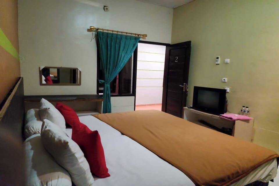 Standard Room | Desk, free WiFi, bed sheets