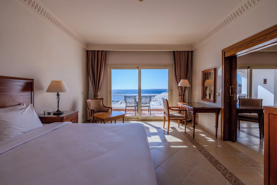 1 bedroom, premium bedding, minibar, in-room safe