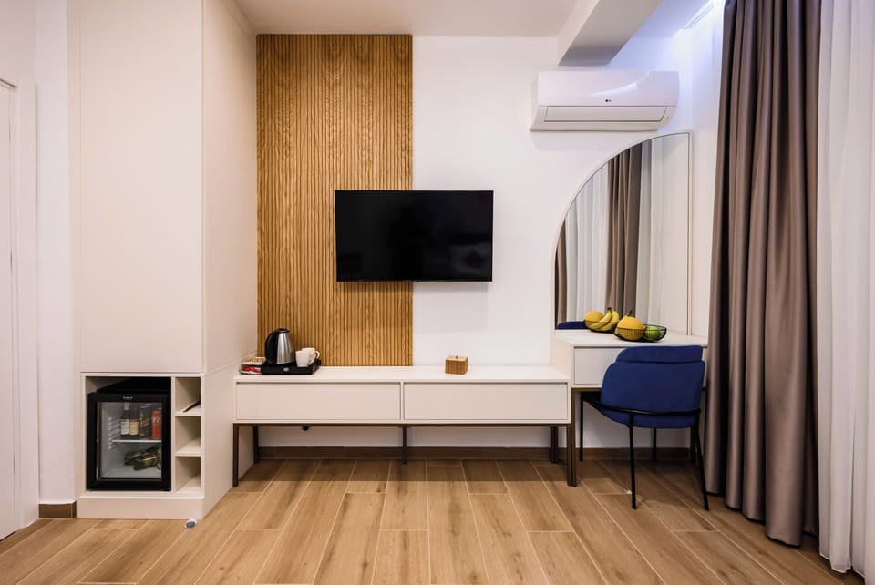 Elite Studio, 1 Queen Bed with Sofa bed, Sea View | Premium bedding, minibar, in-room safe, individually decorated