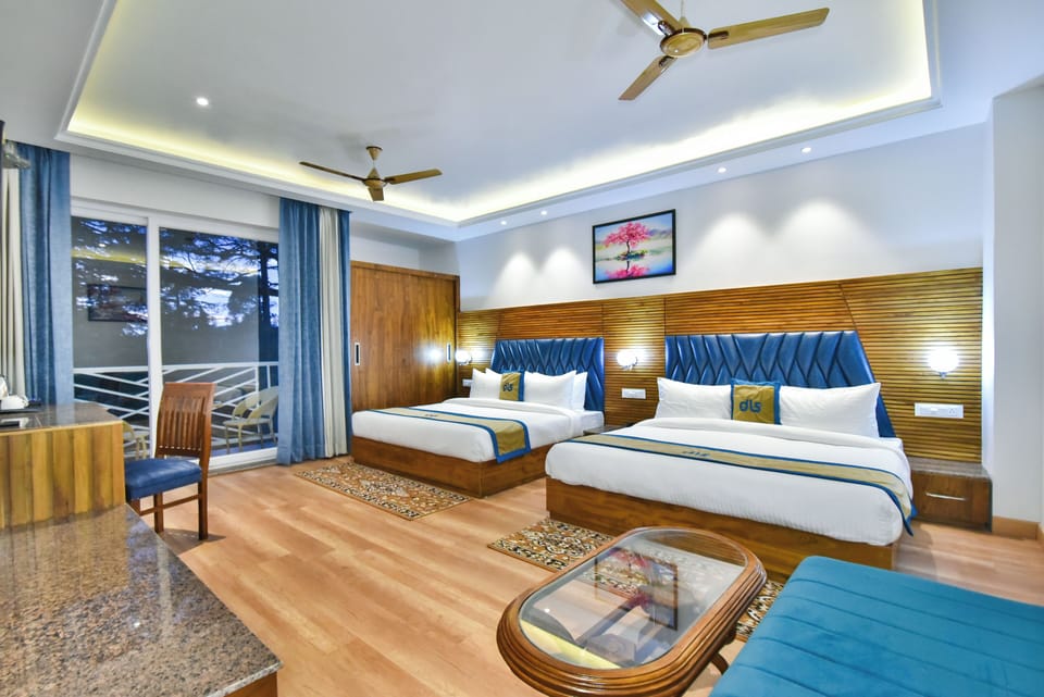 Family Suite | Iron/ironing board, free WiFi