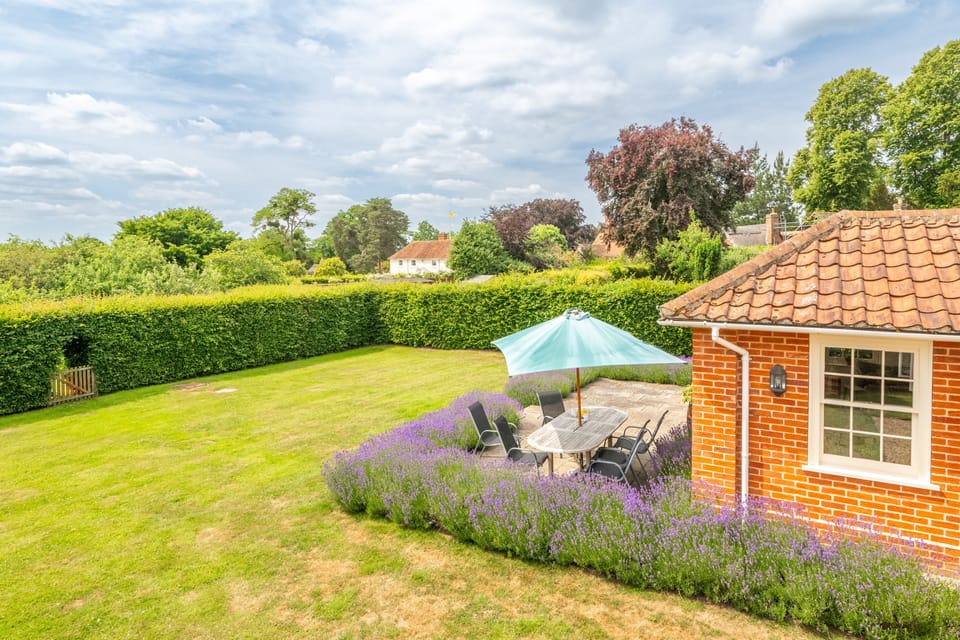 Higham Place Lodge, Higham: Enjoy the countryside air