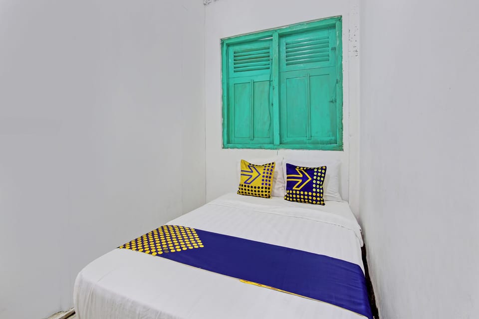 Double Room | Desk, free WiFi, bed sheets