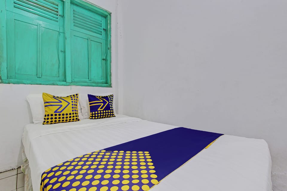 Double Room | Desk, free WiFi, bed sheets