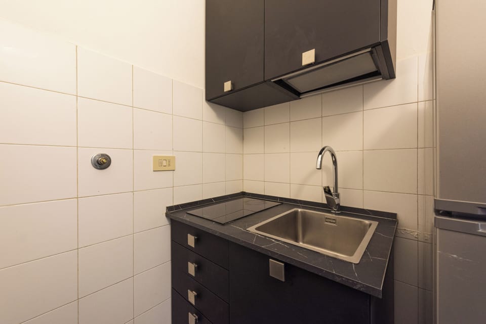 Comfort Apartment | Private kitchen | Fridge, stovetop, cookware/dishes/utensils