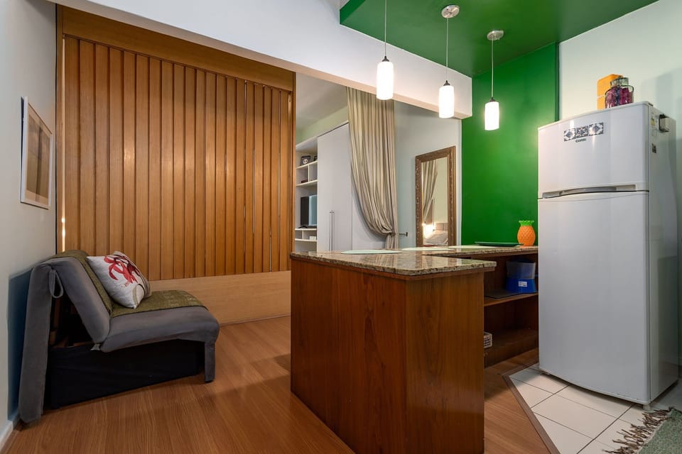 Studio | Private kitchen | Fridge, microwave, oven, coffee/tea maker