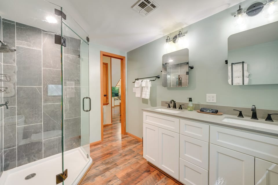 Full Bathroom