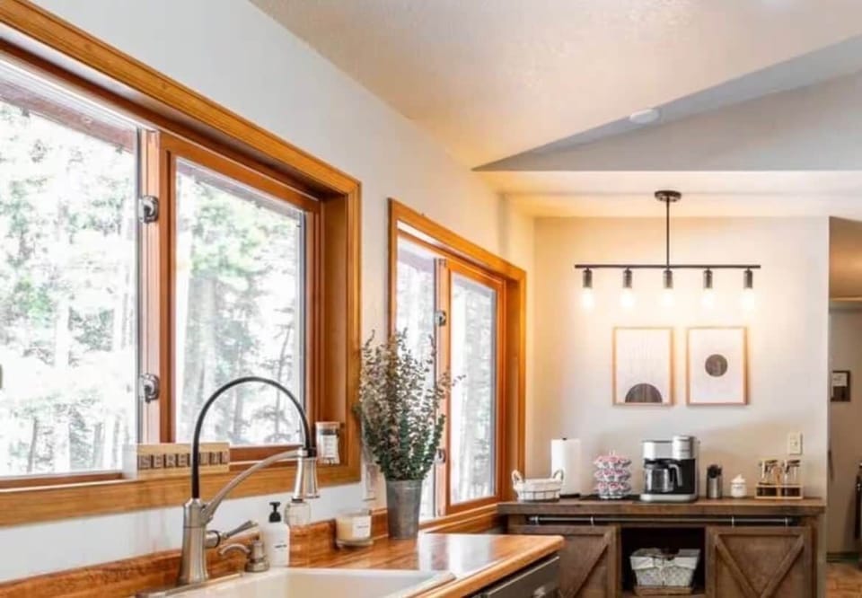 🌄 Wake up to peaceful pine views and fresh-brewed coffee. K-Cups, Fresh Beans, or Pre-Ground, Teas
