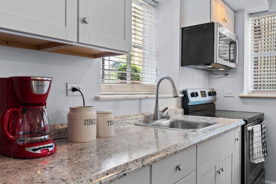 Enjoy the comfort and functionality this kitchen has to offer!