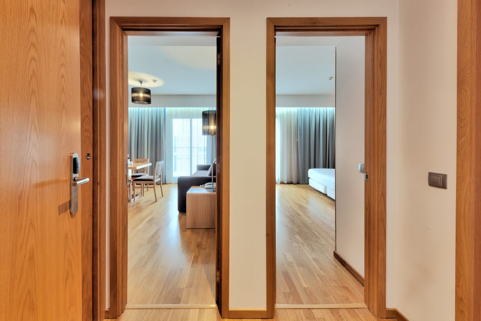 In-room safe, desk, soundproofing, iron/ironing board