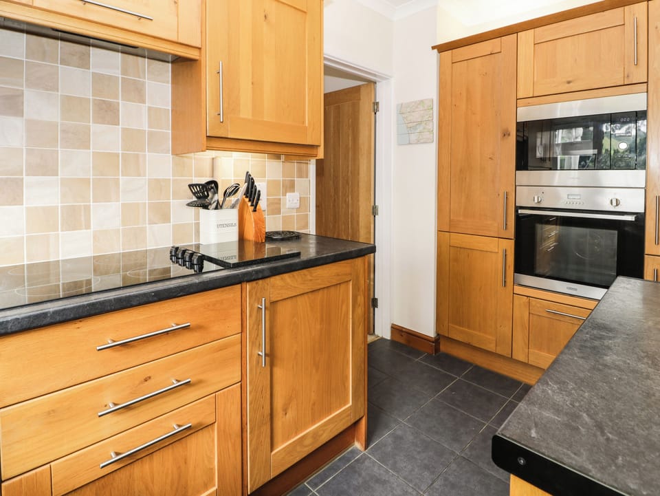 Fridge, dishwasher, electric kettle, toaster