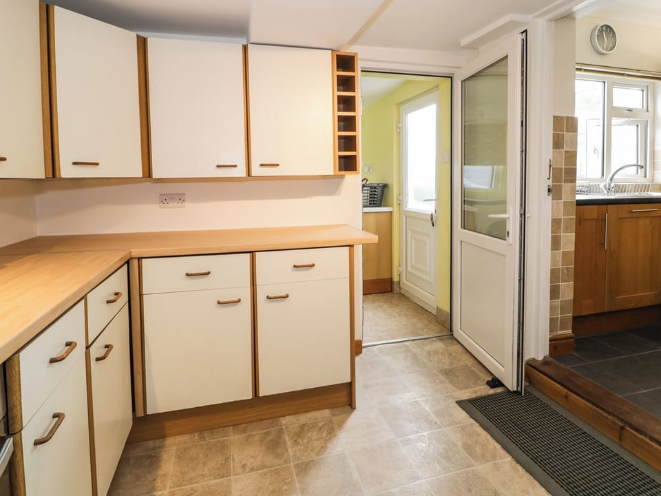 Fridge, dishwasher, electric kettle, toaster