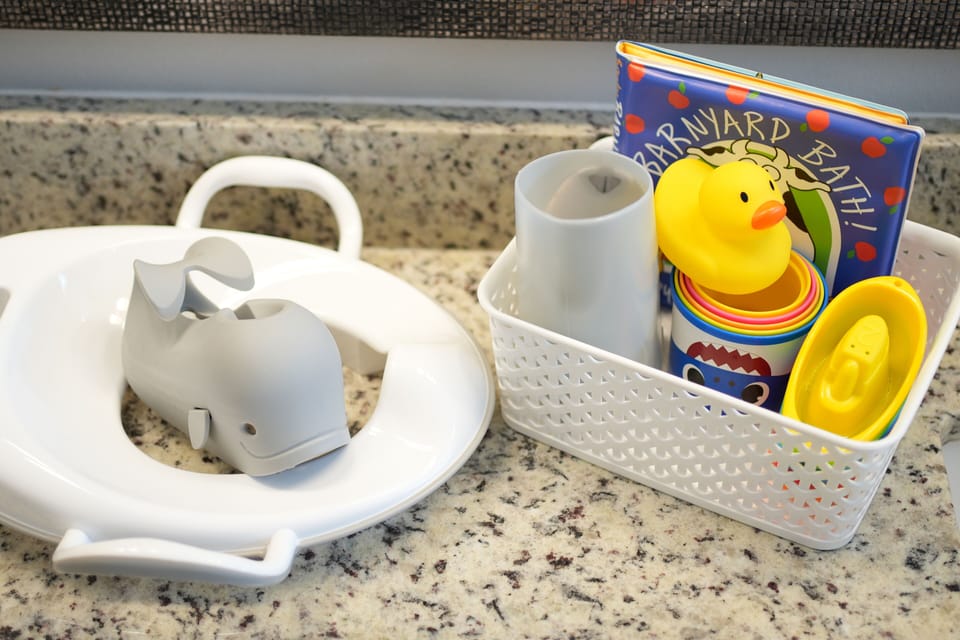 Toddler toilet seat, Kids Bath toys 