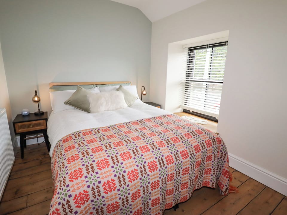 2 bedrooms, individually decorated, individually furnished, free WiFi