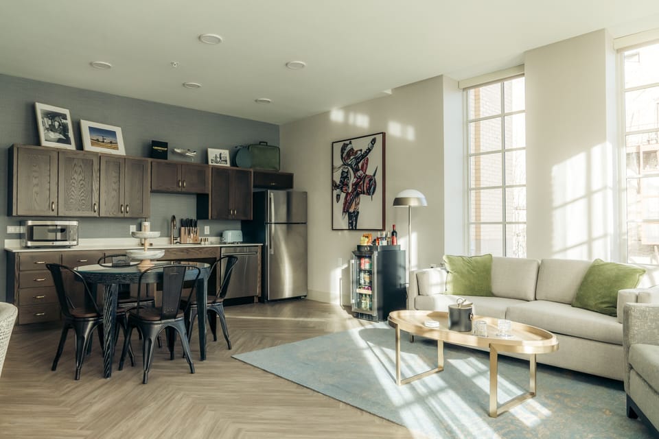 Studio, Multiple Beds (Bonanza Suite) | Private kitchen | Coffee/tea maker