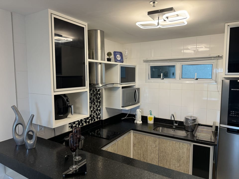Basic Apartment | Private kitchen | Microwave, coffee/tea maker, toaster, blender