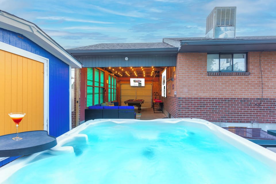 Relax and Unwind in the Hot Tub  – Take a soothing dip in our hot tub and let your worries melt away as you bask in pure relaxation