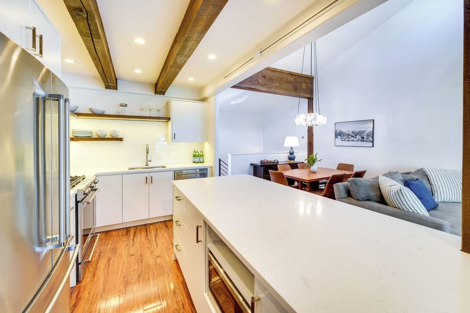 Kitchen | Cooking Basics | Free WiFi | Smart TV