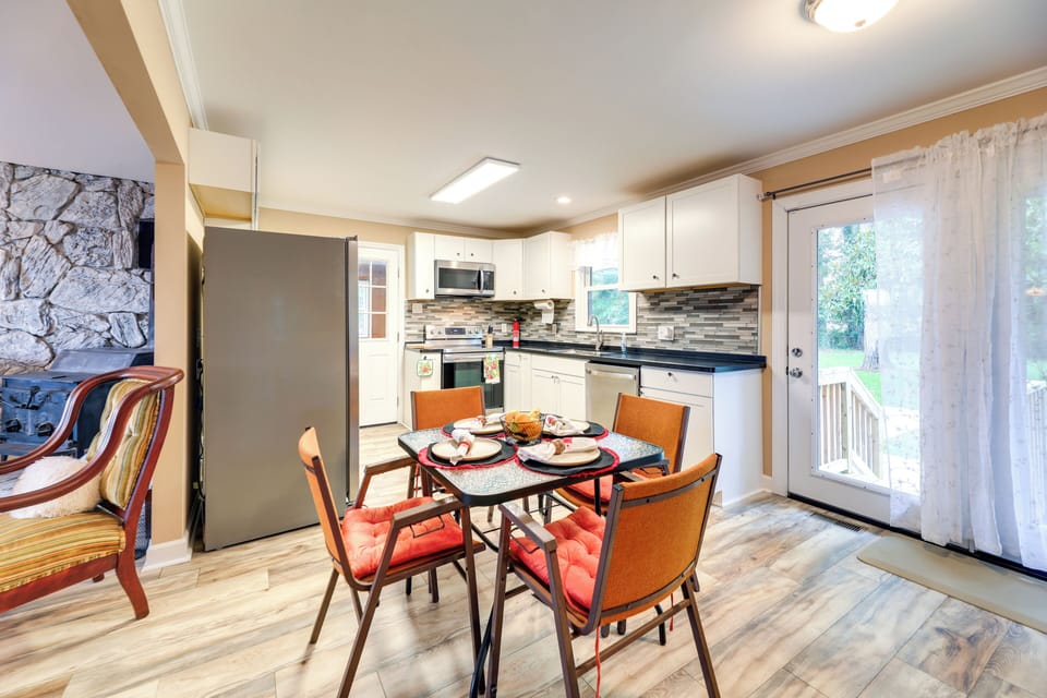 Dining Area | Dining Table | Dishware/Flatware