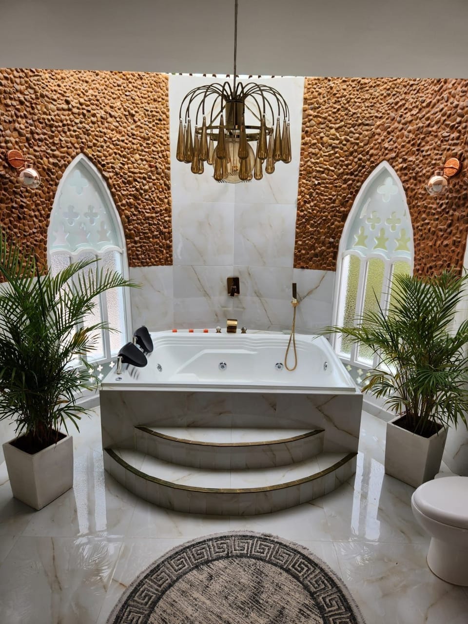 Family Room | Bathroom | Eco-friendly toiletries, bathrobes, towels