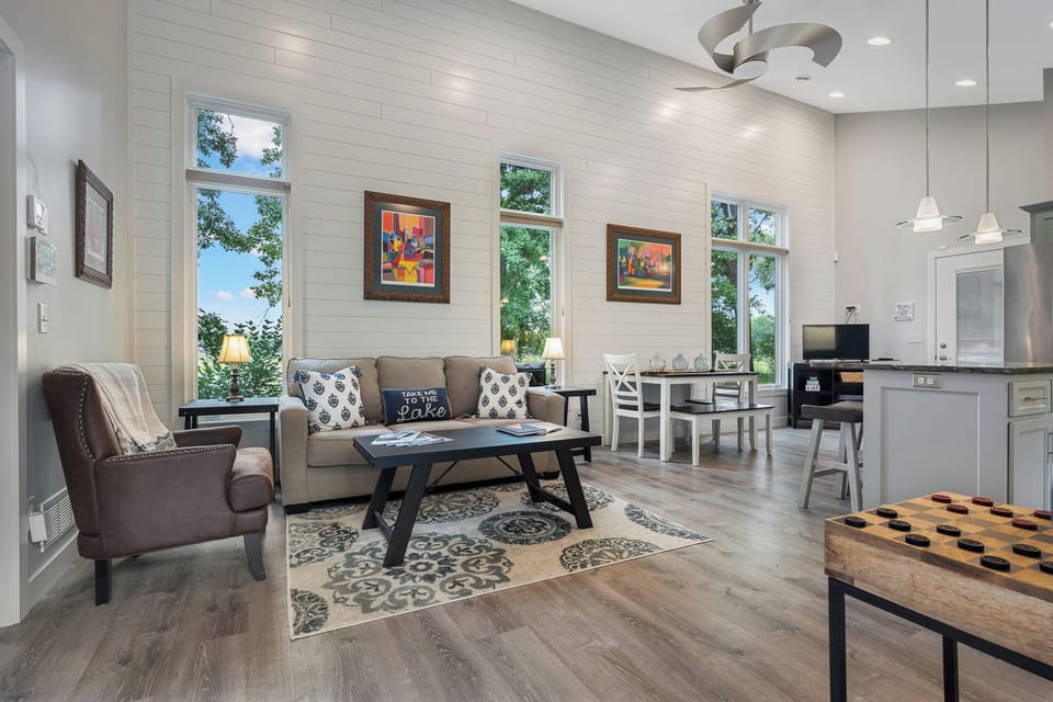 Plenty of Space to enjoy, read, play games, watch TV