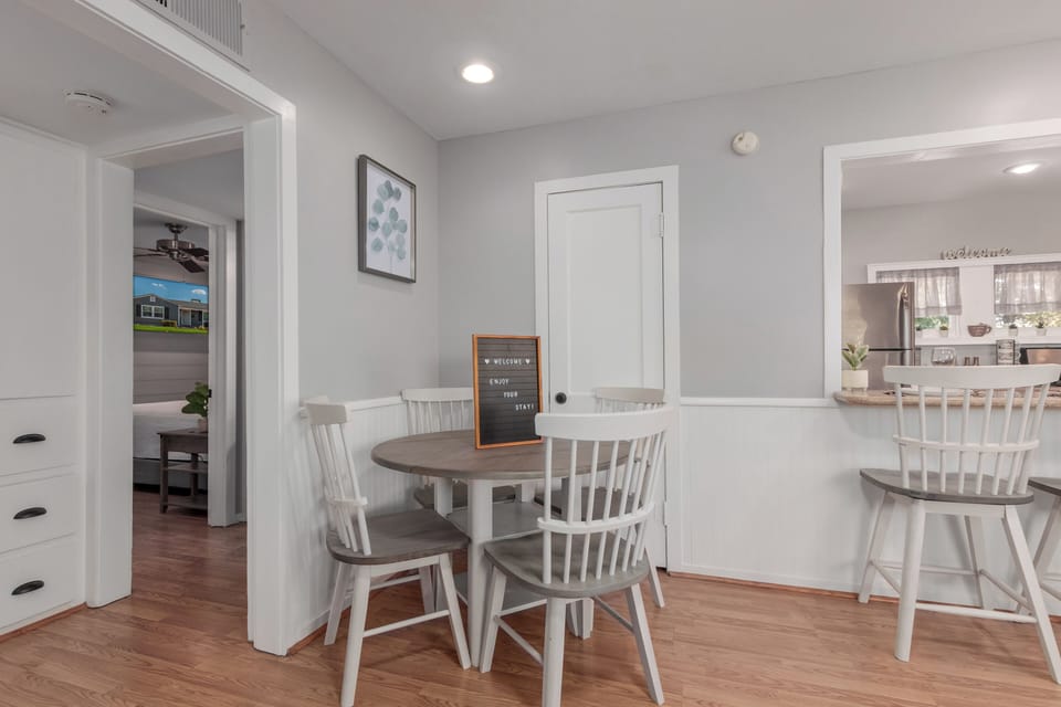 Dinning/dedicated work area