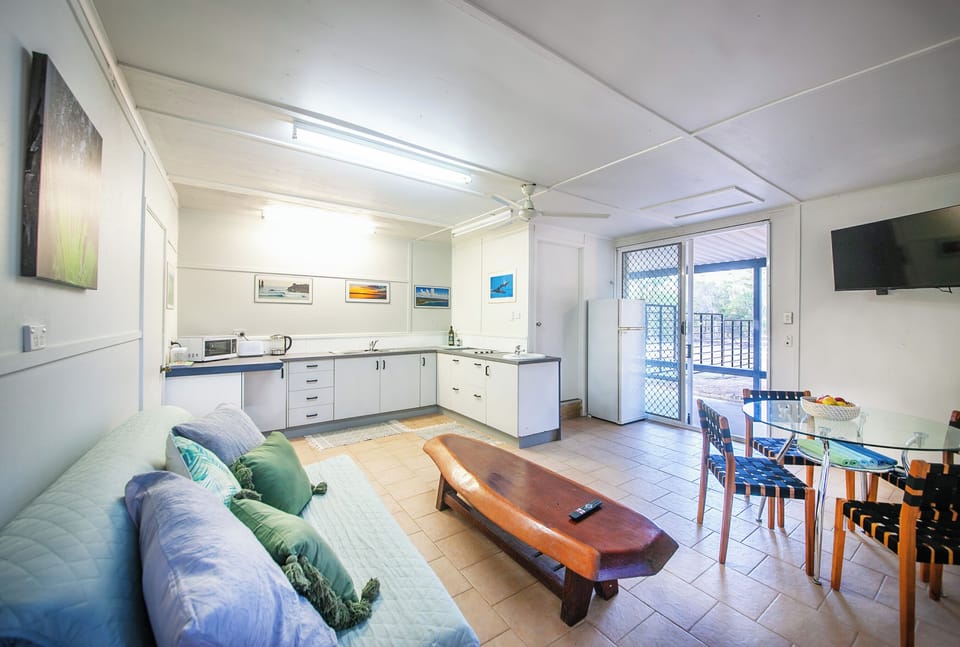 Spacious lounge, kitchen and dinning areas which can be used as a third bedroom.