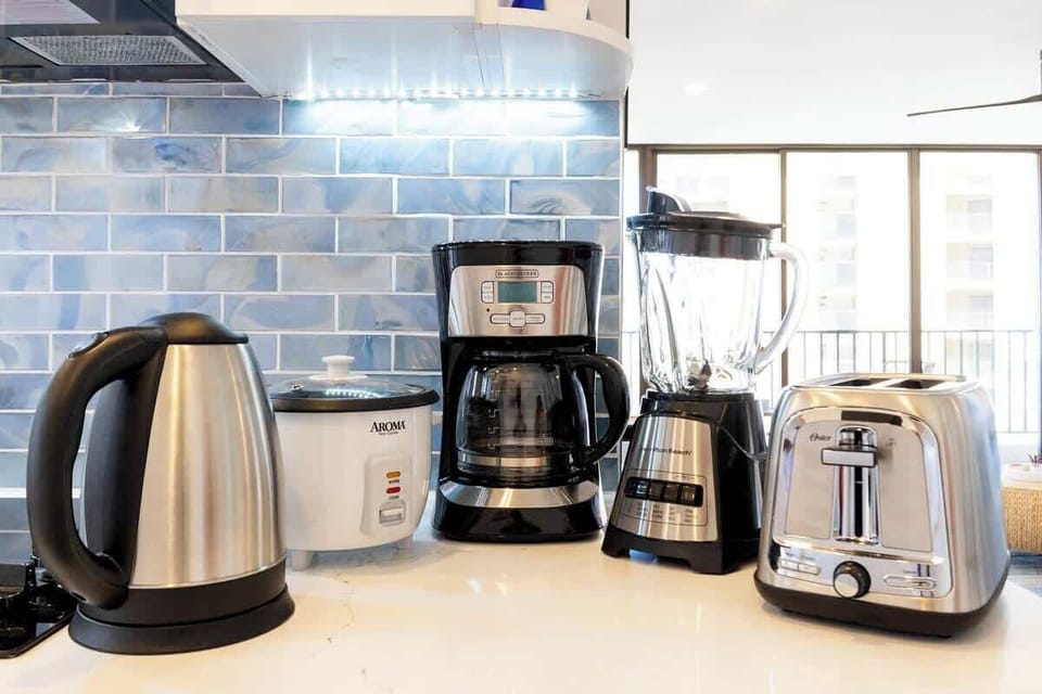 Available appliances in the kitchen!