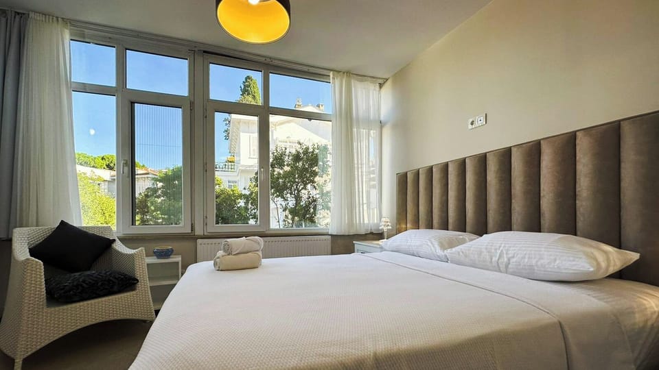 Family Condo | Egyptian cotton sheets, premium bedding, free WiFi, bed sheets