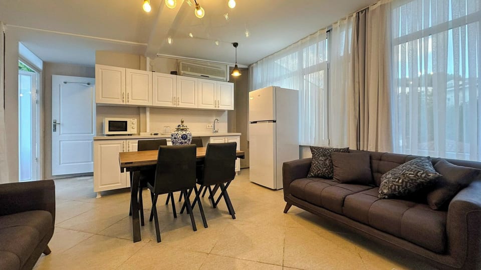 Family Condo | Egyptian cotton sheets, premium bedding, free WiFi, bed sheets