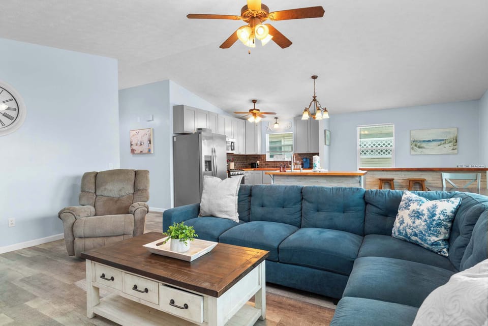 House, Multiple Beds, Patio, Garden View (Beach Time) | Living area | 42-inch flat-screen TV with digital channels