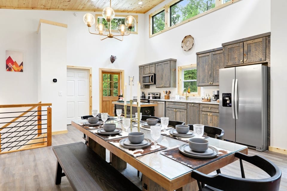 We love to shop small and packed the cabin with tons of local décor.