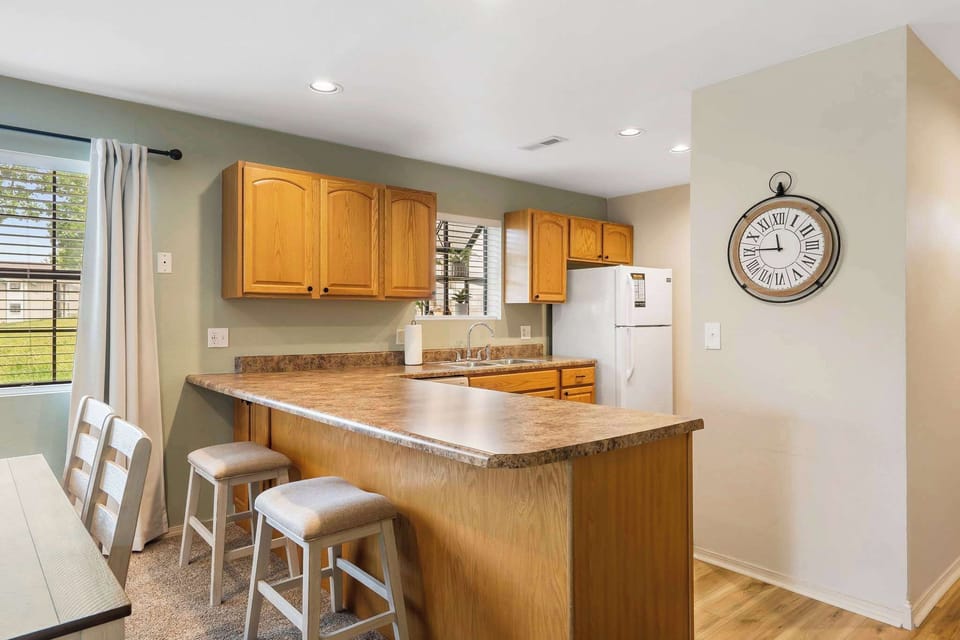 Condo, Multiple Beds, Patio, Garden View (Branson Cozy Bungalow) | Private kitchen | Coffee/tea maker